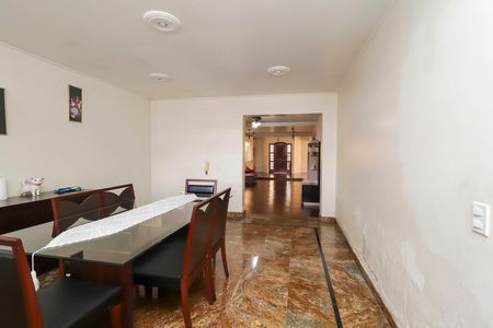 Casa à venda com 672m², 6 quartos e 2 vagasSala de Jantar 2