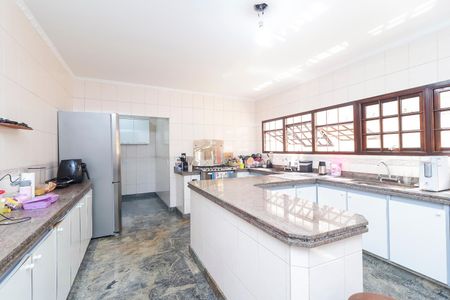 Casa à venda com 672m², 6 quartos e 2 vagasCozinha