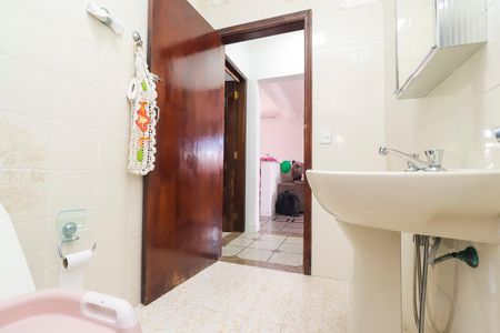 Casa à venda com 672m², 6 quartos e 2 vagasBanheiro Social