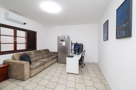 Casa à venda com 672m², 6 quartos e 2 vagasQuarto 3