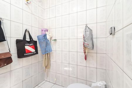 Casa à venda com 672m², 6 quartos e 2 vagasBanheiro de serviço