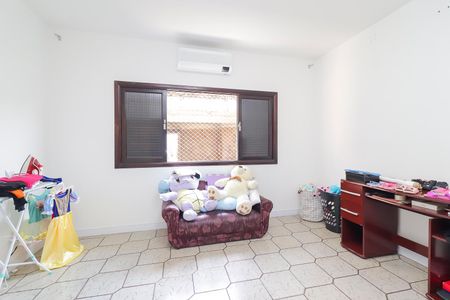 Casa à venda com 672m², 6 quartos e 2 vagasQuarto 2 - Suíte