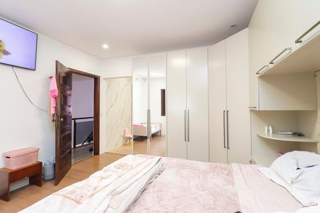 Casa à venda com 672m², 6 quartos e 2 vagasQuarto 1 - Suíte