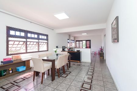 Casa à venda com 672m², 6 quartos e 2 vagasSala de Jantar