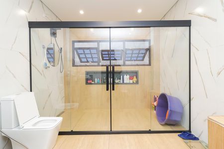 Casa à venda com 672m², 6 quartos e 2 vagasBanheiro da Suíte 1