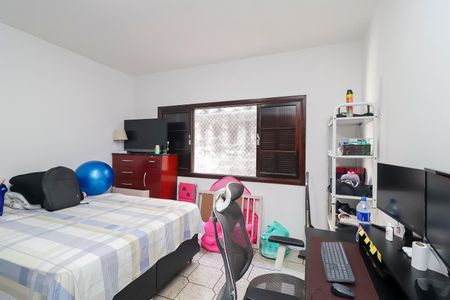 Casa à venda com 672m², 6 quartos e 2 vagasQuarto 4