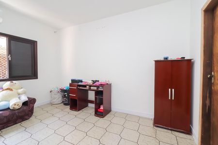 Casa à venda com 672m², 6 quartos e 2 vagasQuarto 2 - Suíte