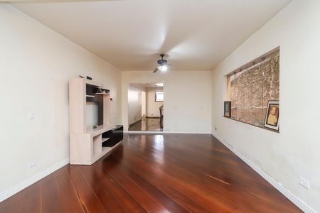 Casa à venda com 672m², 6 quartos e 2 vagasSala 2