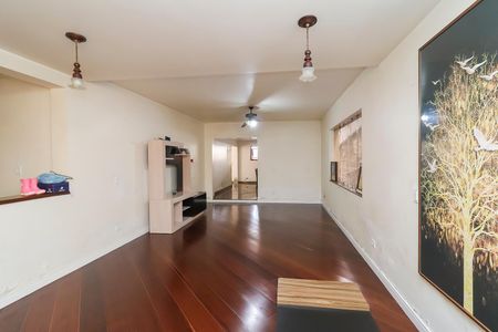 Casa à venda com 672m², 6 quartos e 2 vagasSala 2