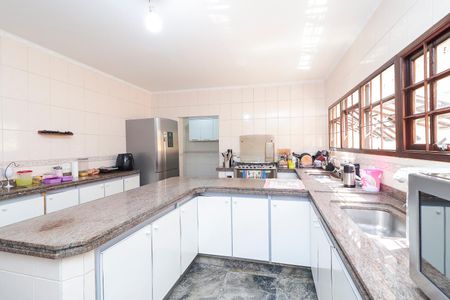 Casa à venda com 672m², 6 quartos e 2 vagasCozinha