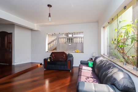 Casa à venda com 672m², 6 quartos e 2 vagasAntessala