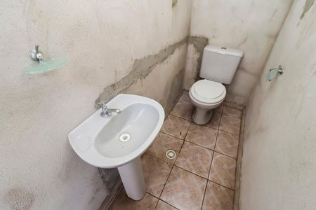 Casa à venda com 672m², 6 quartos e 2 vagasBanheiro Externo