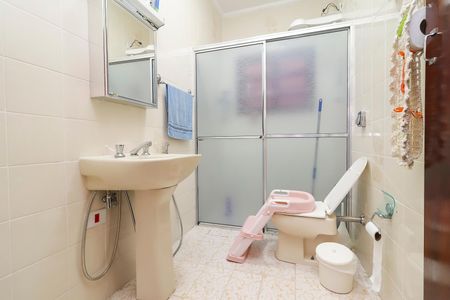 Casa à venda com 672m², 6 quartos e 2 vagasBanheiro Social