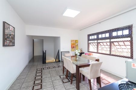 Casa à venda com 672m², 6 quartos e 2 vagasSala de Jantar