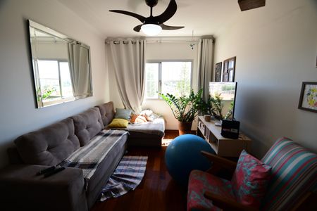 Apartamento para alugar com 84m², 2 quartos e 1 vagaSala