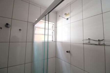 Banheiro de casa para alugar com 1 quarto, 48m² em Jardim Santa Margarida, São Paulo