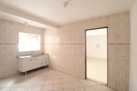 Cozinha de casa para alugar com 1 quarto, 48m² em Jardim Santa Margarida, São Paulo