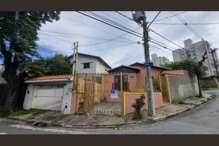 Casa à venda com 190m², 2 quartos e 4 vagasFachada