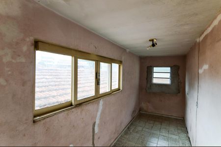 Casa à venda com 190m², 2 quartos e 4 vagasQuarto de Serviço