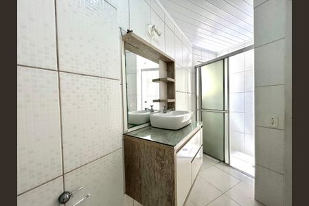 Banheiro  de apartamento para alugar com 1 quarto, 60m² em Centro, Florianópolis