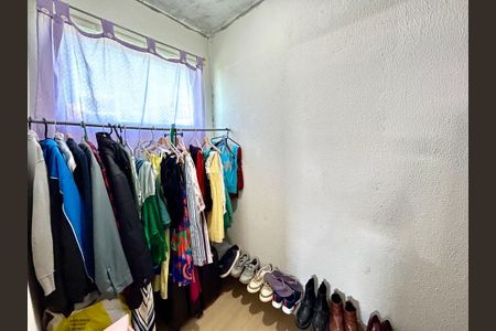 Casa para alugar com 116m², 2 quartos e 1 vaga Casa para alugar com 116m², 2 quartos e 1 vagaCloset da suíte