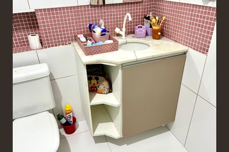 Casa para alugar com 116m², 2 quartos e 1 vaga Casa para alugar com 116m², 2 quartos e 1 vagaBanheiro 1