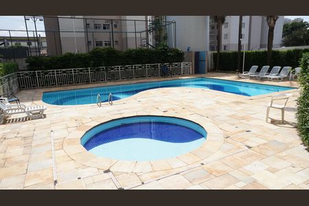 Apartamento para alugar com 68m², 3 quartos e 1 vagaÁrea comum - Piscina