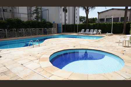 Apartamento para alugar com 68m², 3 quartos e 1 vagaÁrea comum - Piscina