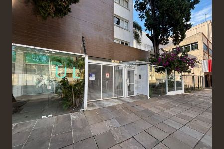 Apartamento à venda com 133m², 2 quartos e 1 vaga Apartamento à venda com 133m², 2 quartos e 1 vagaFachada