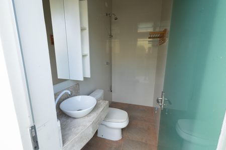 Casa de condomínio para alugar com 307m², 3 quartos e 4 vagas Casa de condomínio para alugar com 307m², 3 quartos e 4 vagasBanheiro