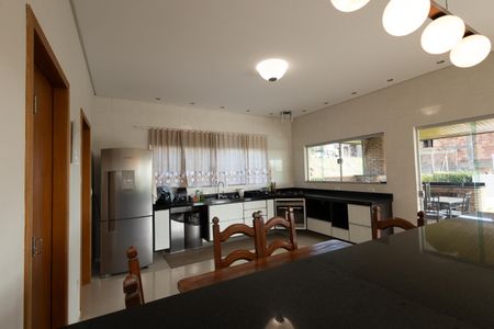 Casa de condomínio para alugar com 307m², 3 quartos e 4 vagas Casa de condomínio para alugar com 307m², 3 quartos e 4 vagascozinha