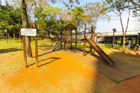 Apartamento para alugar com 45m², 2 quartos e 1 vaga Apartamento para alugar com 45m², 2 quartos e 1 vagaÁrea comum - Playground