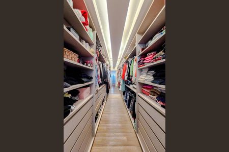 Apartamento à venda com 170m², 3 quartos e 3 vagas Apartamento à venda com 170m², 3 quartos e 3 vagasQuarto 1 - Suíte