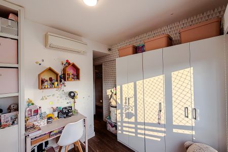 Apartamento à venda com 170m², 3 quartos e 3 vagas Apartamento à venda com 170m², 3 quartos e 3 vagasQuarto 3 - Suíte