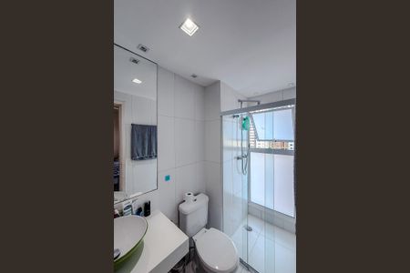 Apartamento à venda com 170m², 3 quartos e 3 vagas Apartamento à venda com 170m², 3 quartos e 3 vagasBanheiro da Suíte 2