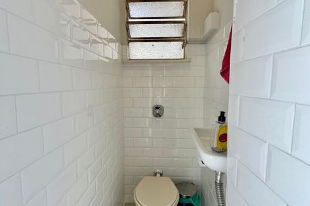 Apartamento à venda com 130m², 4 quartos e sem vagaBanheiro de serviço