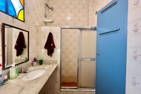 Apartamento à venda com 130m², 4 quartos e sem vagaBanheiro 