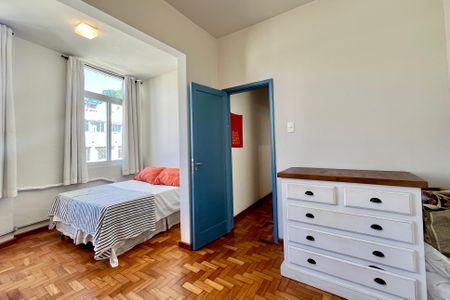 Quarto 1 de apartamento à venda com 4 quartos, 130m² em Copacabana, Rio de Janeiro