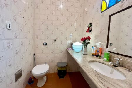 Apartamento à venda com 130m², 4 quartos e sem vagaBanheiro 