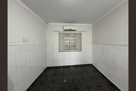 Casa para alugar com 100m², 2 quartos e sem vagaQuarto
