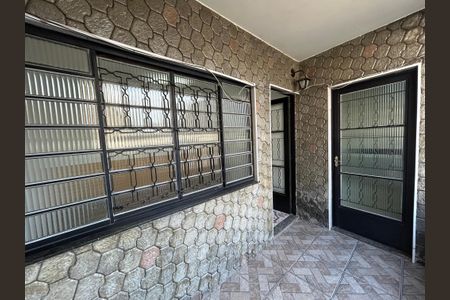 Casa para alugar com 100m², 2 quartos e sem vagaVaranda