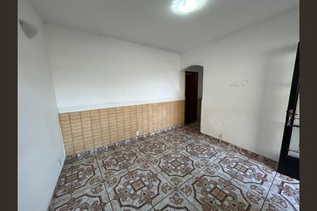 Casa para alugar com 100m², 2 quartos e sem vagaSala