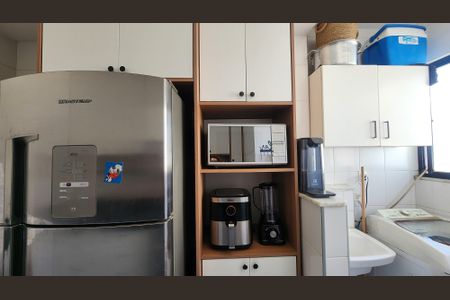 Apartamento para alugar com 83m², 2 quartos e 1 vagaCozinha 