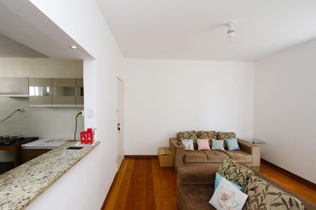 Sala de apartamento para alugar com 3 quartos, 116m² em João Pinheiro, Belo Horizonte