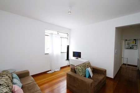 Sala de apartamento para alugar com 3 quartos, 116m² em João Pinheiro, Belo Horizonte