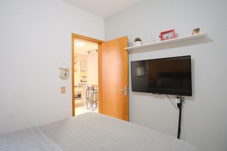 Quarto 1 de apartamento à venda com 2 quartos, 45m² em Vila Antonina, São Paulo