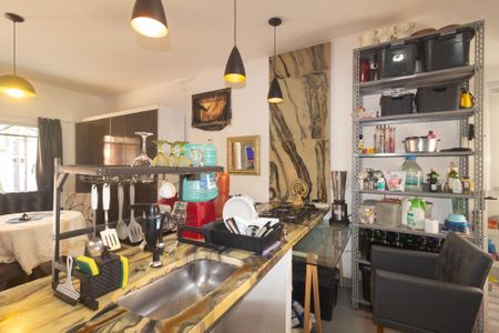 Casa para alugar com 155m², 2 quartos e 1 vaga Casa para alugar com 155m², 2 quartos e 1 vagaSala/Cozinha