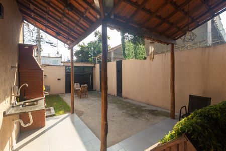 Casa para alugar com 155m², 2 quartos e 1 vaga Casa para alugar com 155m², 2 quartos e 1 vagaQuintal