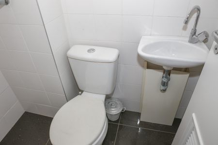 Apartamento para alugar com 187m², 3 quartos e 3 vagas Apartamento para alugar com 187m², 3 quartos e 3 vagasBanheiro de serviço