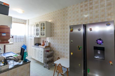 Cozinha de apartamento para alugar com 2 quartos, 60m² em Cambuí, Campinas
